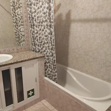 דירה Three Bedroom - *