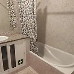 アパート Three Bedroom - *