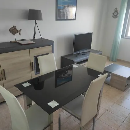 アパート Three Bedroom -